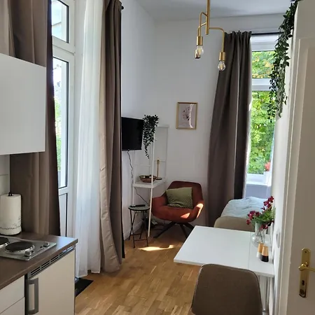 1 Zentral Balkon Parkplatz Apartment *