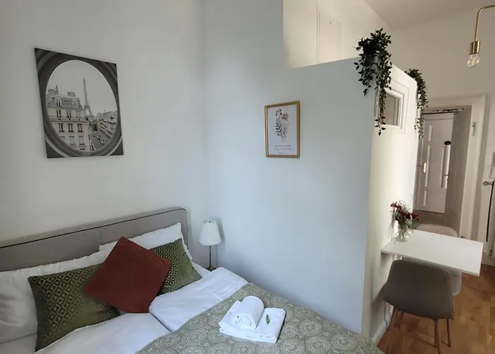 1 Zentral Balkon Parkplatz